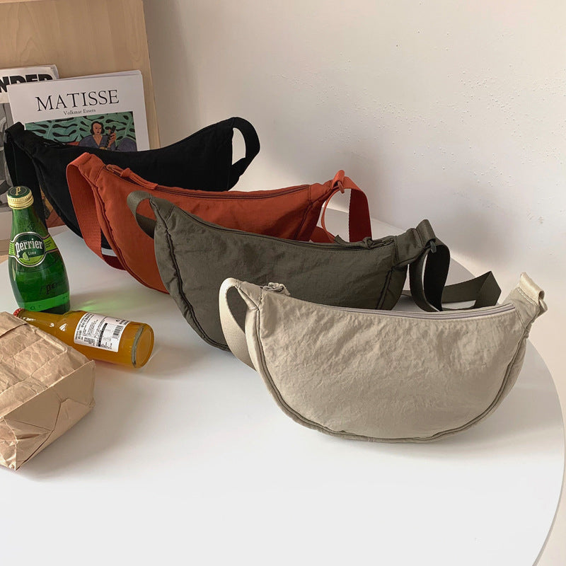 Maren | Halbmondförmige Tasche