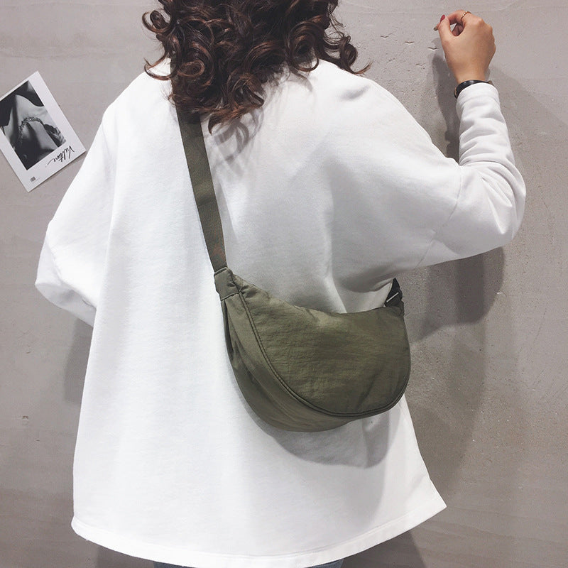 Maren | Halbmondförmige Tasche